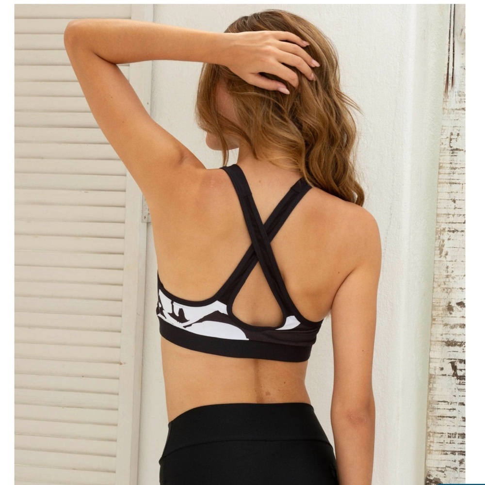 Hapari Monochrome Leaf Print Raven Moxie Bikini Top Large